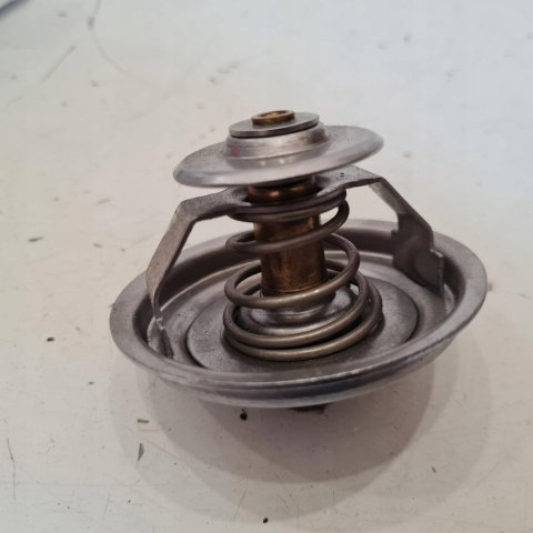 BMW 3 E30 E36 316 318 TERMOSTAT 226.92 BMW 3 E30 E36 316 318 TERMOSTAT 226.92