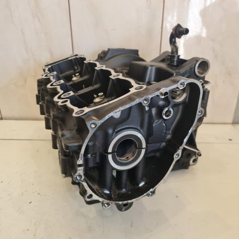 KAWASAKI Z800 KARTER KARTERY OBUDOWA BLOK SILNIKA KAWASAKI Z800 KARTER KARTERY OBUDOWA BLOK SILNIKA