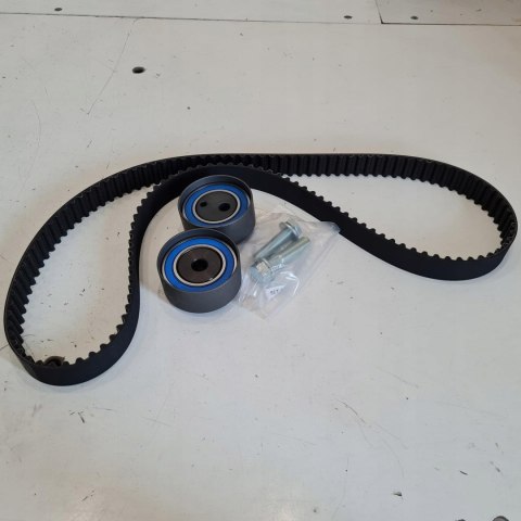 OPEL ASTRA G COMBO CORSA C MERIVA 1.7 D ZESTAW ROZRZĄDU GATES K015563XS OPEL ASTRA G COMBO CORSA C MERIVA 1.7 D ZESTAW ROZRZĄDU GATES K015563XS