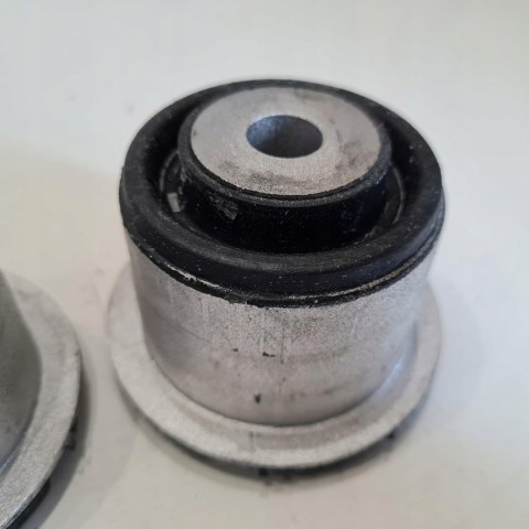 OPEL VECTRA B TULEJA SILENTBLOCK BELKI KPL SWAG 40790017 OPEL VECTRA B TULEJA SILENTBLOCK BELKI KPL SWAG 40790017