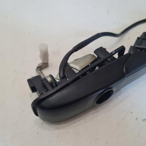 VW PASSAT B4 KLAMKA ZEWNĘTRZNA PRAWY PRZÓD 3083702063A0D