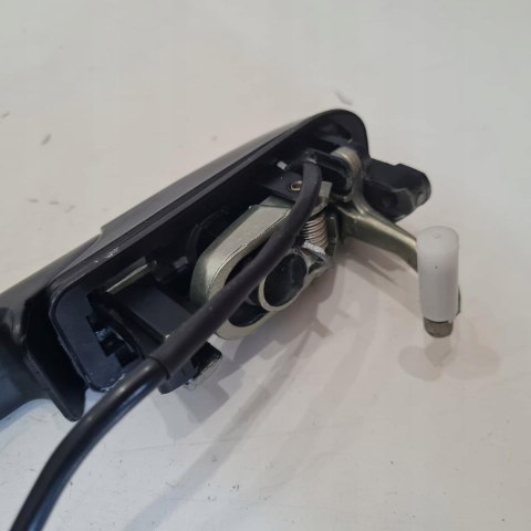 VW PASSAT B4 KLAMKA ZEWNĘTRZNA PRAWY PRZÓD 3083702063A0D
