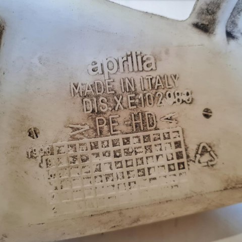 APRILIA HABANA 50 ZBIORNIK ZBIORNICZEK OLEJU APRILIA HABANA 50 ZBIORNIK ZBIORNICZEK OLEJU