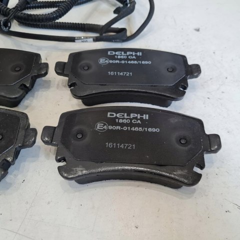 AUDI A4 B7 A6 C5 C6 KLOCKI HAMULCOWE KPL DELPHI LP1860 AUDI A4 B7 A6 C5 C6 KLOCKI HAMULCOWE KPL DELPHI LP1860