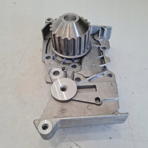 DACIA DOKKER DUSTER LOGAN 1.6 16V POMPA WODY BGA CP3282