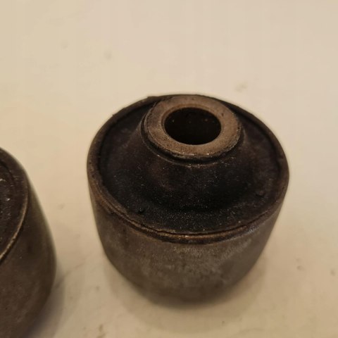 FORD MONDEO I II TULEJA SILENBLOCK WAHACZA KPL 1817 FORD MONDEO I II TULEJA SILENBLOCK WAHACZA KPL 1817