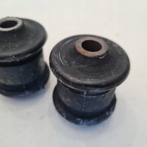 OPEL CORSA B TIGRA TULEJA SILENTBLOCK WAHACZA KPL 1740 OPEL CORSA B TIGRA TULEJA SILENTBLOCK WAHACZA KPL 1740