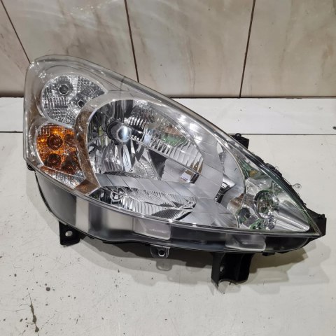 PEUGEOT PARTNER II 08-12 LAMPA REFLEKTOR PRAWY VALEO 043775 PEUGEOT PARTNER II 08-12 LAMPA REFLEKTOR PRAWY VALEO 043775