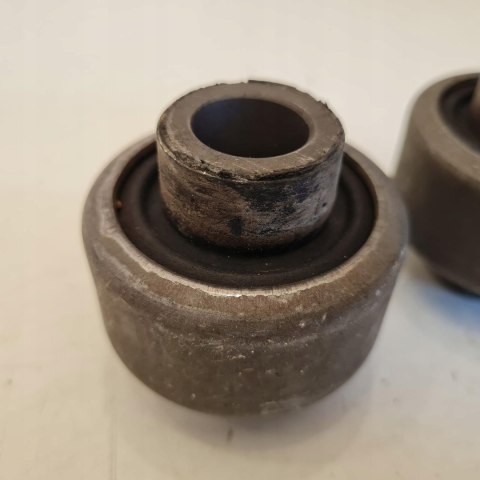 RENAULT LAGUNA I ESPACE III TULEJA SILENBLOCK WAHACZA KPL 1786 RENAULT LAGUNA I ESPACE III TULEJA SILENBLOCK WAHACZA KPL 1786