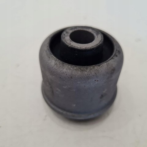 RENAULT MEGANE I TULEJA SILENTBLOCK WAHACZA DYS 37-03507-5 RENAULT MEGANE I TULEJA SILENTBLOCK WAHACZA DYS 37-03507-5