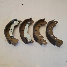 TOYOTA YARIS P9 P13 SZCZĘKI HAMULCOWE KOMPLET GF-221AF