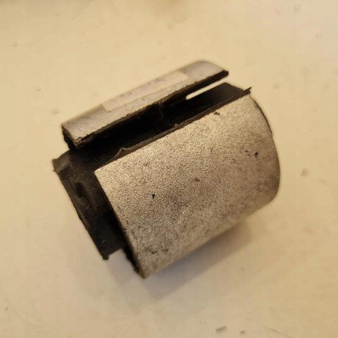 VOLKSWAGEN TRANSPORTER T4 TULEJA SILENTBLOCK WAHACZA 1857 VOLKSWAGEN TRANSPORTER T4 TULEJA SILENTBLOCK WAHACZA 1857