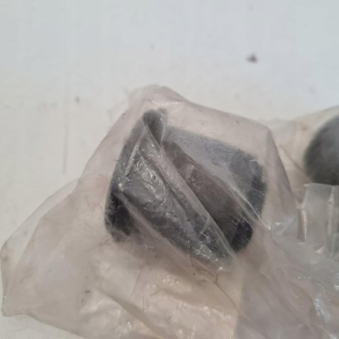 ISUZU TROOPER OPEL MONTEREY A TULEJA SILENTBLOCK WAHACZA KPL J49000DYMT