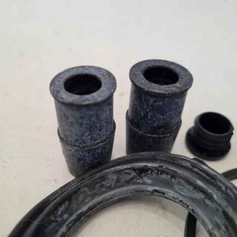 VW TRANSPORTER T4 ZESTAW NAPRAWCZY ZACISKU HAMULCOWEGO AUTOFREN D4099