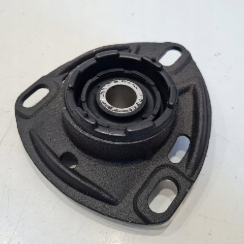 AUDI A4 B5 A6 C5 1.9 TDI MOCOWANIE AMORTYZATORA PRZÓD 30674 AUDI A4 B5 A6 C5 1.9 TDI MOCOWANIE AMORTYZATORA PRZÓD 30674
