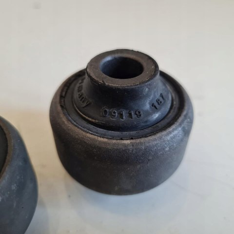 FORD ESCORT ORION FIESTA III TULEJA SILENTBLOCK WAHACZA FEBI 09119 FORD ESCORT ORION FIESTA III TULEJA SILENTBLOCK WAHACZA FEBI 09119