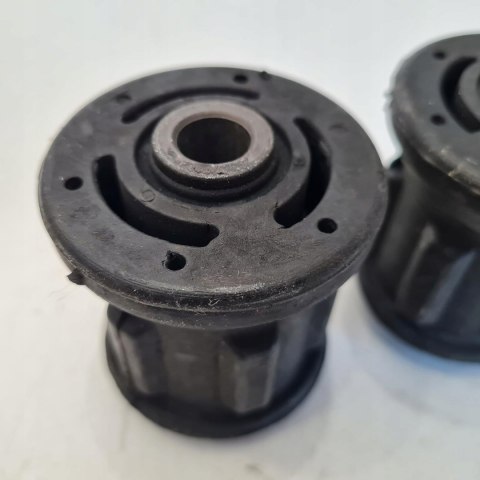 FORD ESCORT V VI VII FIESTA TULEJA TYLNEJ BELKI KPL 24187