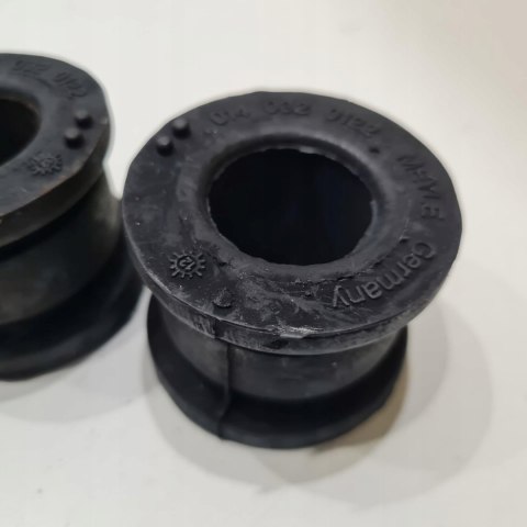 MERCEDES W124 GUMY DRĄŻKA STABILIZATORA KPL MEYLE 0140320122