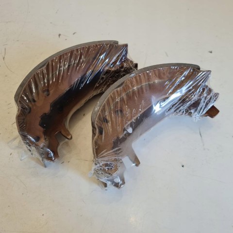 RENAULT 21 SZCZĘKI HAMULCOWE HART 217 327 RENAULT 21 SZCZĘKI HAMULCOWE HART 217 327