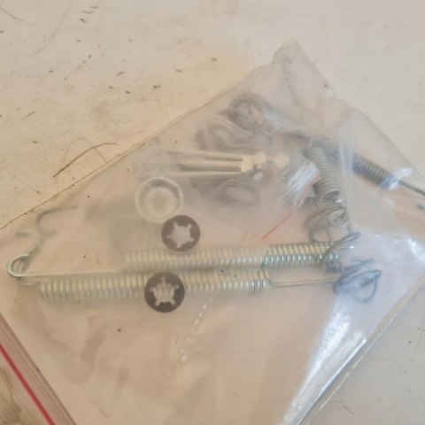 OPEL ASCONA C KADETT D E ZESTAW MONTAŻOWY SZCZĘK QUICK BRAKE 0629 OPEL ASCONA C KADETT D E ZESTAW MONTAŻOWY SZCZĘK QUICK BRAKE 0629