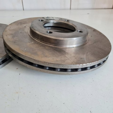 TOYOTA CRESSIDA TARCZE HAMULCOWE KOMPLET KAGER 37-0611 TOYOTA CRESSIDA TARCZE HAMULCOWE KOMPLET KAGER 37-0611