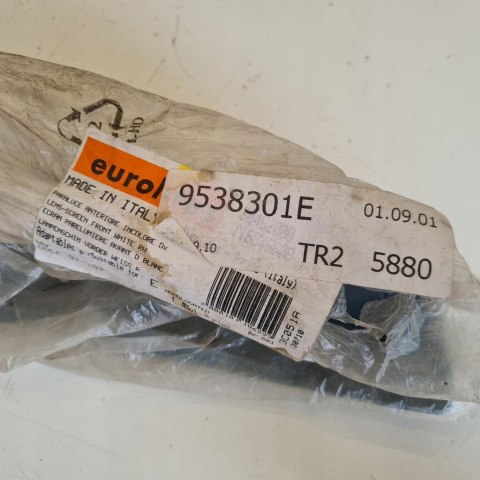 VOLKSWAGEN GOLF III VENTO BLENDA ZAŚLEPKA ODBLASK PRAWY VOLKSWAGEN GOLF III VENTO BLENDA ZAŚLEPKA ODBLASK PRAWY