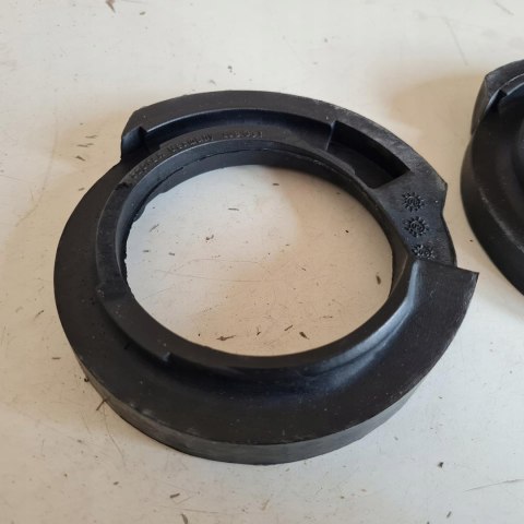 VOLKSWAGEN GOLF III VENTO MOCOWANIE AMORTYZATORA TYŁ KPL TOPRAN 108 031