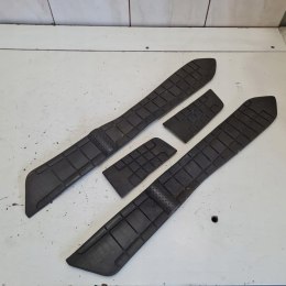 SUZUKI AN 650 BURGMAN 02-12 GUMA DYWAN PODNÓŻEK KOMPLET
