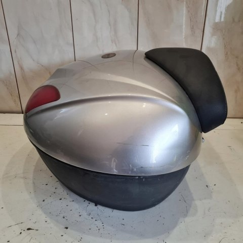 SUZUKI AN 650 BURGMAN 02-12 KUFER CENTRALNY SCHOWEK FABRYCZNY SUZUKI AN 650 BURGMAN 02-12 KUFER CENTRALNY SCHOWEK FABRYCZNY