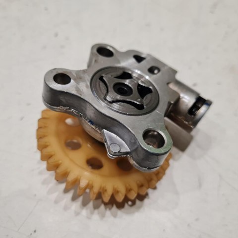 KTM DUKE 125 RC POMPA POMPKA OLEJU OLEJOWA KTM DUKE 125 RC POMPA POMPKA OLEJU OLEJOWA