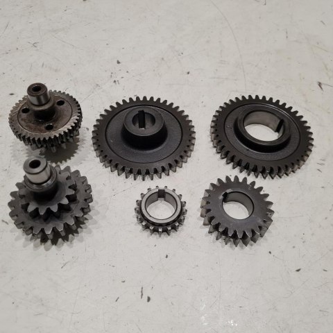 KTM DUKE 125 RC TRYB ZĘBATKA ZDAWCZA KOMPLET KTM DUKE 125 RC TRYB ZĘBATKA ZDAWCZA KOMPLET