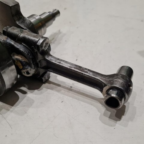 KTM DUKE 125 RC WAŁ KORBOWY KORBOWÓD KOMPLET KTM DUKE 125 RC WAŁ KORBOWY KORBOWÓD KOMPLET