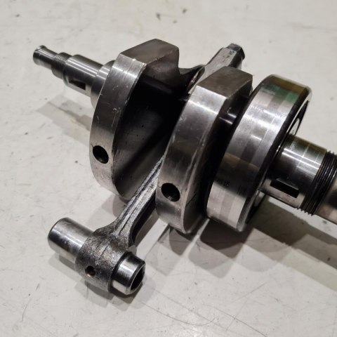 KTM DUKE 125 RC WAŁ KORBOWY KORBOWÓD KOMPLET KTM DUKE 125 RC WAŁ KORBOWY KORBOWÓD KOMPLET