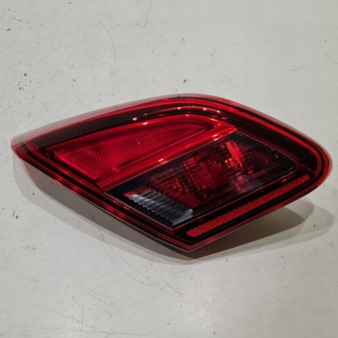 OPEL CORSA E LAMPA LEWY TYŁ TYLNA WEWNĘTRZNA MAGNETI MARELLI LLL371