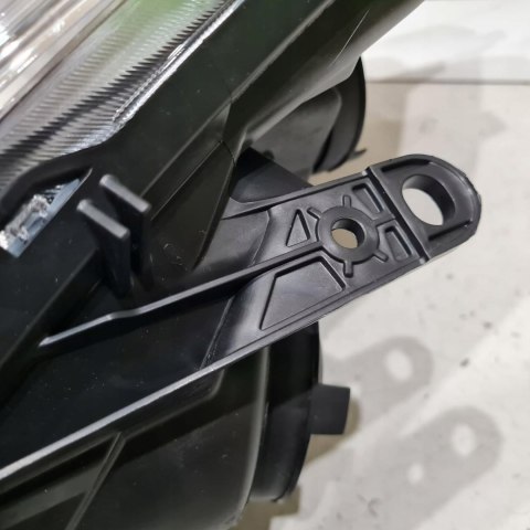RENAULT CLIO III LAMPA REFLEKTOR PRAWY VALEO 044056 RENAULT CLIO III LAMPA REFLEKTOR PRAWY VALEO 044056