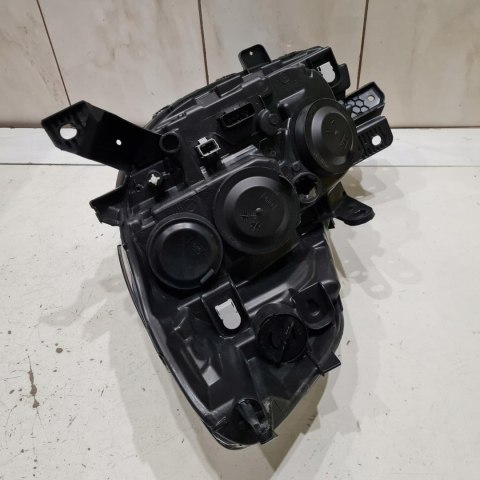 RENAULT CLIO III LAMPA REFLEKTOR PRAWY VALEO 044056 RENAULT CLIO III LAMPA REFLEKTOR PRAWY VALEO 044056
