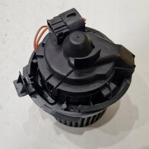 RENAULT CLIO IV WENTYLATOR DMUCHAWA NAWIEWU T1029527H