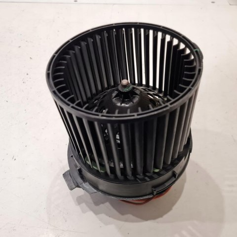 RENAULT CLIO IV WENTYLATOR DMUCHAWA NAWIEWU T1029527H