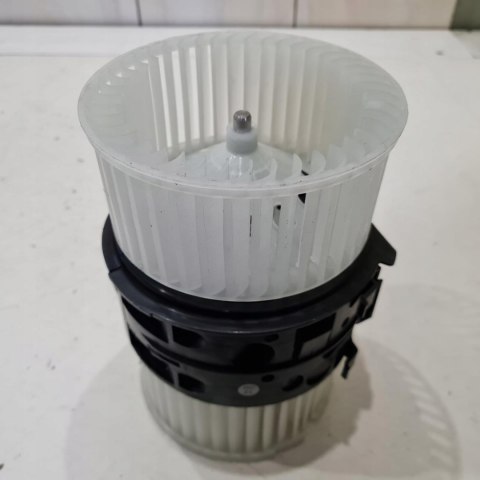 RENAULT MEGANE III WENTYLATOR DMUCHAWA NAWIEWU NRF 34161