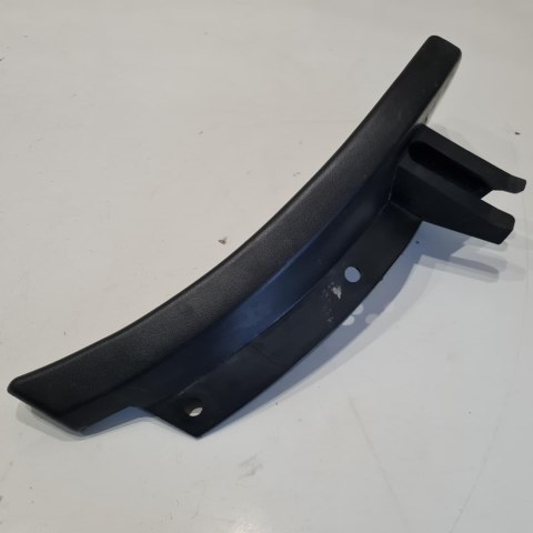 AUDI 90 COUPE OSŁONA ZDERZAKA LEWA 811807169 AUDI 90 COUPE OSŁONA ZDERZAKA LEWA 811807169