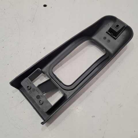 FIAT PUNTO 97-00 RAMKA OSŁONA OBUDOWA TUNELU ŚRODKOWEGO 182749962 FIAT PUNTO 97-00 RAMKA OSŁONA OBUDOWA TUNELU ŚRODKOWEGO 182749962