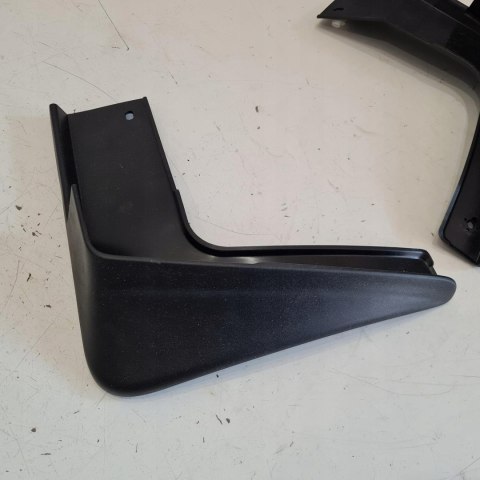 HYUNDAI COUPE II LIFT CHLAPACZ LEWY PRAWY KPL OE 08460 2C600 HYUNDAI COUPE II LIFT CHLAPACZ LEWY PRAWY KPL OE 08460 2C600