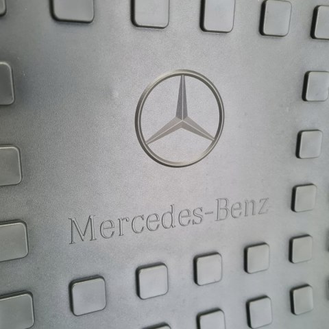 MERCEDES KLASA C W205 COUPE MATA GUMOWA WYKŁADZINA BAGAŻNIKA OE A2058140500 MERCEDES KLASA C W205 COUPE MATA GUMOWA WYKŁADZINA BAGAŻNIKA OE A2058140500