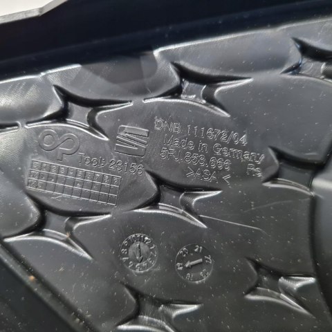 SEAT TARRACO KRATKA ZDERZAKA HALOGENU PRAWA 5FJ853666 SEAT TARRACO KRATKA ZDERZAKA HALOGENU PRAWA 5FJ853666