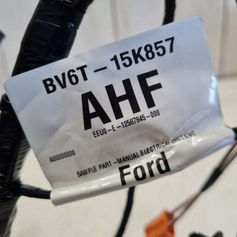 FORD FOCUS MK3 WIĄZKA PODŁOKIETNIKA BV6T-15K857-AHF FORD FOCUS MK3 WIĄZKA PODŁOKIETNIKA BV6T-15K857-AHF