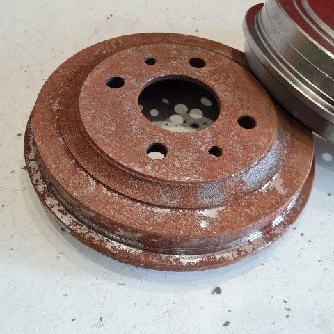 FIAT PANDA PUNTO TIPO BĘBNY HAMULCOWE KOMPLET QAP 05605 FIAT PANDA PUNTO TIPO BĘBNY HAMULCOWE KOMPLET QAP 05605