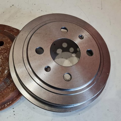 FIAT PANDA PUNTO TIPO BĘBNY HAMULCOWE KOMPLET QAP 05605 FIAT PANDA PUNTO TIPO BĘBNY HAMULCOWE KOMPLET QAP 05605