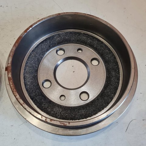 FIAT PANDA PUNTO TIPO BĘBNY HAMULCOWE KOMPLET QAP 05605 FIAT PANDA PUNTO TIPO BĘBNY HAMULCOWE KOMPLET QAP 05605