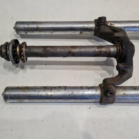 HONDA VF 700 750 LAGI ZAWIESZENIE PRZÓD PÓŁKA DOLNA SZTYCA KPL