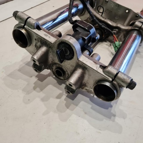 SUZUKI GSF 400 BANDIT LAGI ZAWIESZENIE PRZÓD PÓŁKA GÓRNA DOLNA KPL SUZUKI GSF 400 BANDIT LAGI ZAWIESZENIE PRZÓD PÓŁKA GÓRNA DOLNA KPL